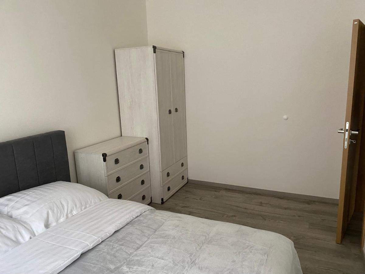 Klicperovo 3Kk Apartment Hradec Králové Exterior foto